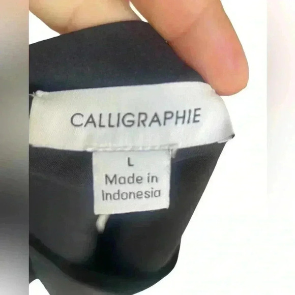 Calligraphie women’s black top blouse embellished sleeves Size L NWOT - Picture 4 of 7